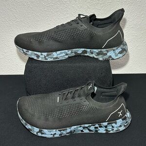 Flux Footwear Adapt Runner shoes